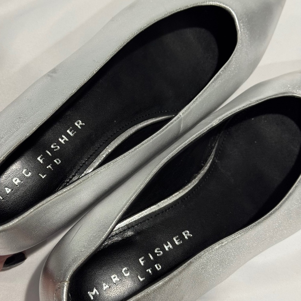 Marc Fisher LTD Gunner Flats Metallic Silver Leather Pointed Toe Slip On Size 8 - Picture 8 of 13